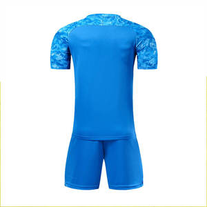 Vente directe d'usine : uniformes de football pour hommes et femmes, vêtements de sport respirants, fabriqués en 100 % polyester, ensemble d'uniformes de football pour adultes. - Product Image 2