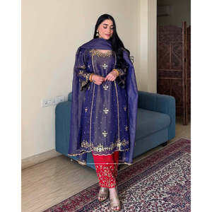 Hermoso Salwar Kameez de Poliéster para Fiestas, Incluye Top, Pantalón y Dupatta - Product Image 4