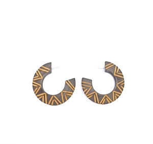 Cerceau en résine verte plaqué or, acrylique coloré, bijoux de créateur haut de gamme pour fête, cadeau de mode minimaliste pour femmes et filles - Product Image 3