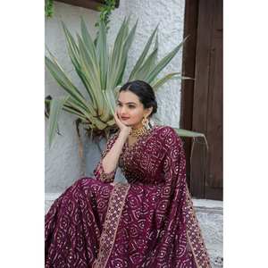 Hermoso Sari de Fiesta para Mujer con Lentejuelas, Bordado Dori y Zari - Product Image 4