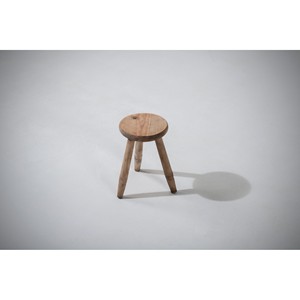 Taburetes Artesanales de Madera de Pino Rústica |   Asiento de Madera con Acabado Natural |   Ecológico, Duradero y Ligero |   32x32x45 cm |   Venta al por mayor - Product Image 3