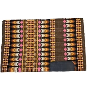 Couverture de selle en laine de Nouvelle-Zélande de qualité supérieure Accents en cuir sculpté savamment fabriqués à la main en Inde - Product Image 1