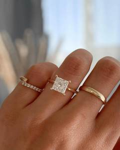 Anillo Solitario de Diamante Corte Princesa de 2.00CT, Cultivado en Laboratorio, Oro Amarillo de 14K, Regalo Sorpresa de Boda para Novia - Product Image 1