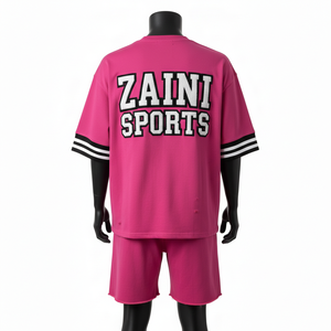 ชุดเสื้อยืดและกางเกงขาสั้นผู้ชาย ผ้าคอตตอนเจอร์ซีย์คุณภาพสูง 240 GSM สีชมพู ปักโลโก้ตามสั่ง สวมใส่สบายๆ - Product Image 2