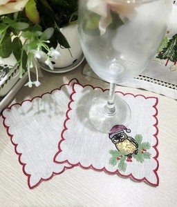 Serviettes de cocktail personnalisées brodées hibou Noël, bordure rouge, en lin naturel, réutilisables pour événements domestiques, bars et fêtes - Vente en gros - Product Image 6