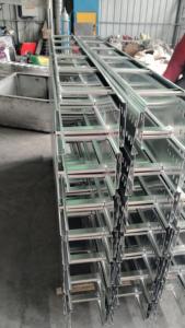 Weicheng Telecom suministra bandejas portacables de acero en U poroso y de alta resistencia para cableado en salas de servidores de comunicación. - Product Image 5