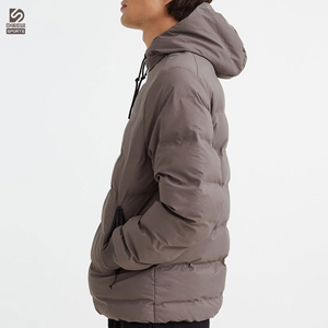 Nouvelle veste d'hiver matelassée pour homme avec logo personnalisable sur le devant, design optimal, caractéristiques coupe-vent et respirantes - Product Image 2
