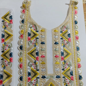 Patch brodé exclusif pour col de kurti, appliqué coloré de créateur, pour col de robe ethnique, fournisseur en gros de vêtements. - Product Image 1