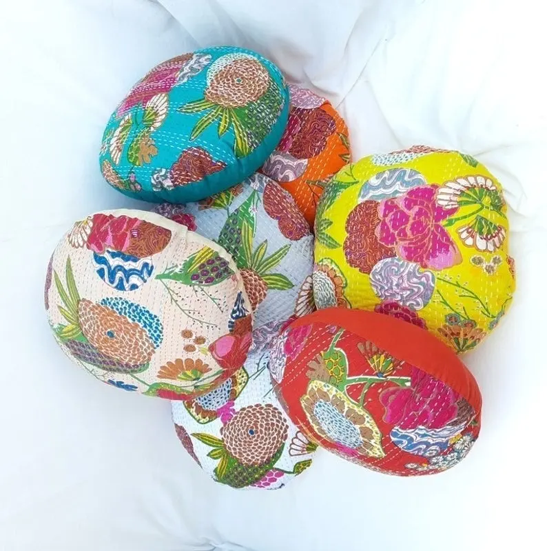 Christmas Round Floor Cushion Covers Quilted Floor Pillow Cases Seating GiftsためKids/ Kantha Pillowcase / Indian Hospital