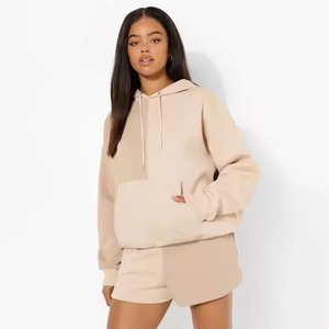 Ensemble de survêtement deux pièces en coton 100 % pour femme, comprenant un sweat à capuche et un short, collection 2026 – Vente en gros de vêtements personnalisés - Product Image 1