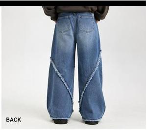 Jean baggy en denim coupe décontractée à jambe large pour femme – Tendance streetwear – Disponible à la vente - Product Image 3