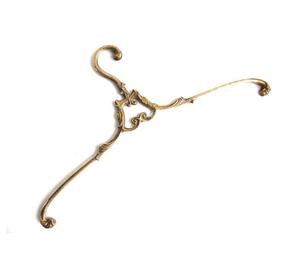 Percha de latón de diseño elegante para la organización de armarios de lujo, habitaciones de hotel y exhibición de prendas en tiendas. - Product Image 1