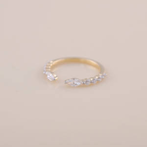 Anillo Abierto con Diamantes Cultivados en Laboratorio de Corte Marquise y Redondo de 0.47CT |   Anillo ajustable de oro rosa, amarillo y blanco de 9 quilates con diamantes - Product Image 3