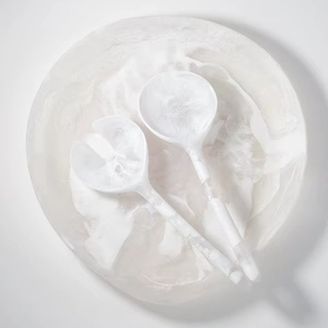 Tazón de servir de resina de lujo con juego de cucharas para fiestas, que crea una presentación de comida elegante y una experiencia de servicio con estilo. - Product Image 1