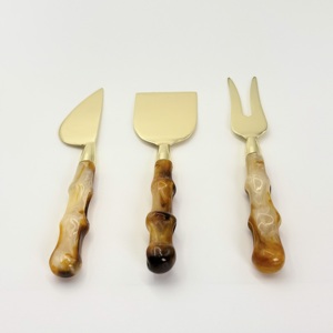 Juego de Cuchillos para Queso de 3 Piezas, Chapados en Oro, de Primera Calidad, con Mango de Resina y Acero Inoxidable, para Cualquier Fiesta, al Precio Más Bajo en India - Product Image 2