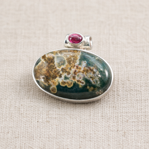 Pendentif en pierres précieuses naturelles Héliolite et Grenat, en Argent sterling 925 plaqué Or rose et Or jaune, ovale, bijou de guérison - Product Image 6