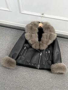 Veste en cuir PU pour homme avec col en fourrure, fermeture éclair, style hiver court, coupe classique - Product Image 3