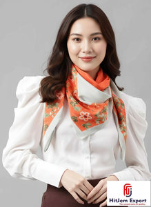 Foulards carrés de qualité supérieure Tissu léger Impression personnalisée Accessoires de mode élégants pour femmes Parfait pour la vente en gros - Product Image 3