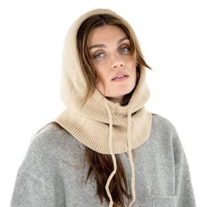 Cagoule tricotée personnalisée streetwear pour l'hiver avec cordon de serrage, cache-cou côtelé et bonnet à capuche - Product Image 2