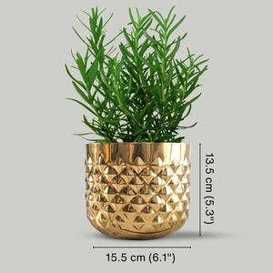 Porte-fleurs élégant en métal avec motif géométrique 3D en forme de pyramide, finition dorée, pour plantes d'intérieur, espace de vie luxueux. - Product Image 5