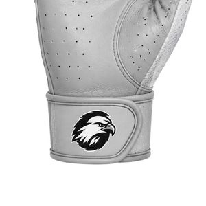 Guantes de Fútbol Americano Blancos y Gris Claro con Diseño Ligero y Transpirable para Práctica y Juego Competitivo - Product Image 5