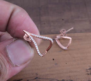 Pendientes de tuerca chapados en oro rosa al por mayor, pequeños pendientes de circonita cúbica chapados en oro rosa, proveedor de joyería hipoalergénica - Product Image 2