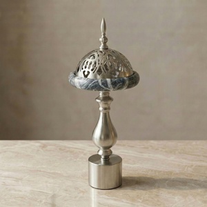 Quemador de Incienso Árabe de Resina y Metal de Lujo, Elegante Decoración para el Hogar de Oriente Medio, Juego de Mabkhara en Negro, Dorado y Plateado - Product Image 4