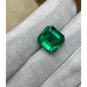 Esmeralda Zambiana Natural Verde Intenso, Gema Suelta, Suministro al por Mayor para la Fabricación de Joyas - Product Image 1