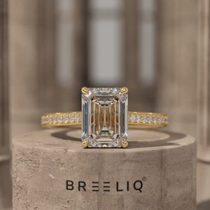 Anillo de Compromiso con Diamante Corte Esmeralda de 2CT, Solitario, Plata de Ley 925, Banda Pavé, Engaste de Garras, Elegante Anillo de Propuesta de Matrimonio - Product Image 4