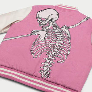 Veste universitaire brodée haut de gamme, vêtement d'extérieur personnalisé avec surpiqûres décoratives et graphismes personnalisés - Product Image 6