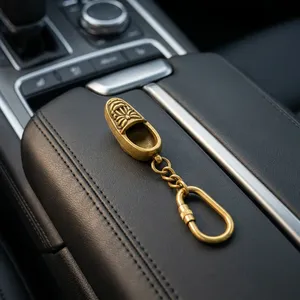 Porte-clés sabot antique en laiton avec breloque chaussure miniature à motif floral, finition bronze doré, anneau porte-clés en métal, cadeau décoratif - Product Image 1