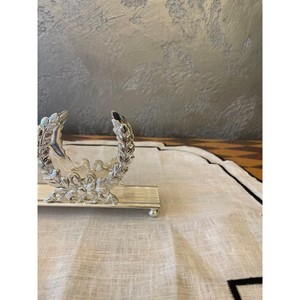 Amazing Golden Metal Napkin Holder with Laurel Design Free Standing Table Decorative <b>Stand</b> - Product Image 3