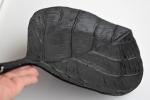 Black Metal Leaf <b>Plate</b> Ideal For Modern Home <b>Side</b> Table Decor And Table Centerpiece Stylish Decorative Dish Wholesale From India - Product Image 2