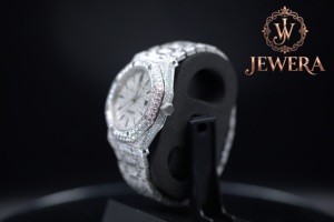 Reloj de Lujo de Acero Inoxidable Plateado Más Vendido con Incrustaciones de Diamantes Mossinate, Ideal para Quienes Aprecian la Fina Artesanía - Product Image 3