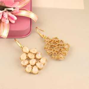 ต่างหูเงินแท้ 925 ชุบทอง 14K รูปทรงหยดน้ำประดับมูนสโตน น่ารัก งานแฮนด์เมด เครื่องประดับอัญมณีสำหรับผู้หญิง-งานฉลองครบรอบ - Product Image 4