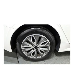 Kia K5 Signature 2023, 36,547 km, Euro V, Caja de Cambios Automática, Asientos de Cuero, Volante a la Izquierda - Product Image 5