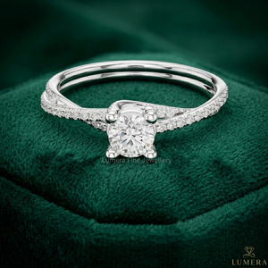 Anillo de Compromiso de Moissanita con Corte Redondo Personalizado, Anillo de Boda Solitario con Banda Trenzada de Oro Blanco para Mujer - Product Image 1