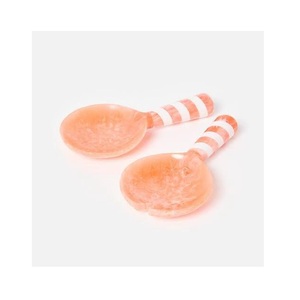 Prix abordable : Cuillères à salade en résine bicolore à motif tourbillonnant unique, ustensiles de cuisine faits à la main en résine - Product Image 6