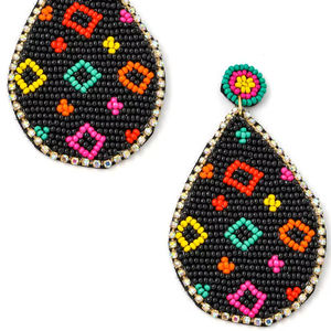 Pendientes de cuentas de ratán hechos a mano, de alta calidad, magníficos, con diseño premium y flecos, para niñas, de la India. - Product Image 1