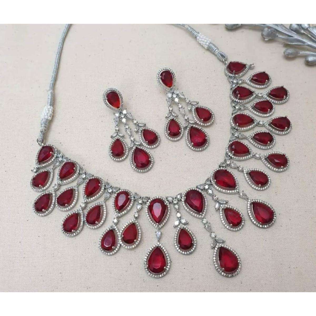 ตามที่แสดงเป็นภาพ