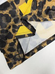Crop top personnalisé à imprimé léopard pour femme, maillot de football américain Y2K, uniforme d'équipe personnalisé à col en V, marque privée, streetwear sexy - Product Image 5
