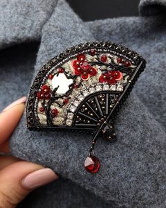 Broche de Cristal Bordado a Mano MD HANDICRAFTS para Niños y Unisex, para Trajes de Boda y Fiesta - Product Image 4