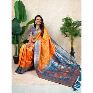 Sari en soie tissée Banarasi Jaal Zari orange, vêtements indiens et pakistanais - Product Image 1