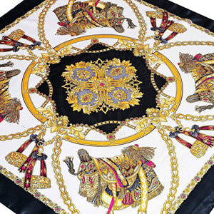 Écharpe en soie, matière douce et lisse, pour bandeau, tour de cou et accessoire vestimentaire élégant au quotidien. - Product Image 6