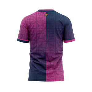 MADE4MATCH Maillot de sport personnalisé imprimé avec un design en sublimation dégradé, manches courtes, col rond, tissu polyester respirant - Product Image 2