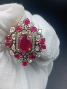 Bague de cocktail classique Amaira Jewels, forme florale vintage, doublet ovale rouge, plaqué or argenté, bijoux de mariage et de fiançailles pour femmes - Product Image 3