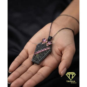 จี้เพชรดำเพาะเลี้ยงพร้อมโบว์สีชมพู เงินแท้ 925 ประดับเพชรแบบ Iced Out เครื่องประดับฮิปฮอป - Product Image 4