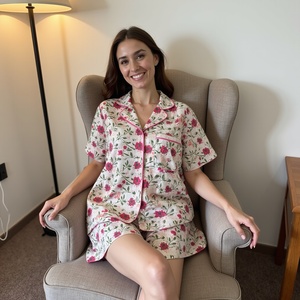 Elegent High End Handspun Cotton Tailored para ropa de dormir Mujer Impreso PJ Collection of Cream Pink Shorts con bolsillos - Product Image 1