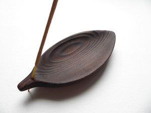 Premium Handmade Wooden Incense Holder Leaf Shape Bowl for Meditation Yoga Spa and Wellness Centers - Product Image 2