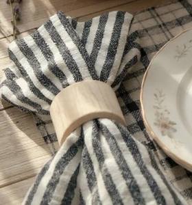 Anillo de Servilleta de Madera Natural sin Acabado para Bodas - Product Image 1